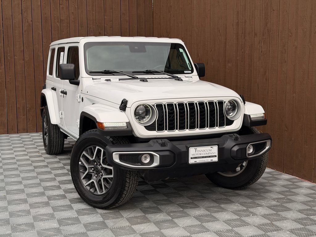 Used 2025 Jeep Wrangler Unlimited Sahara AWD/4WD image 12