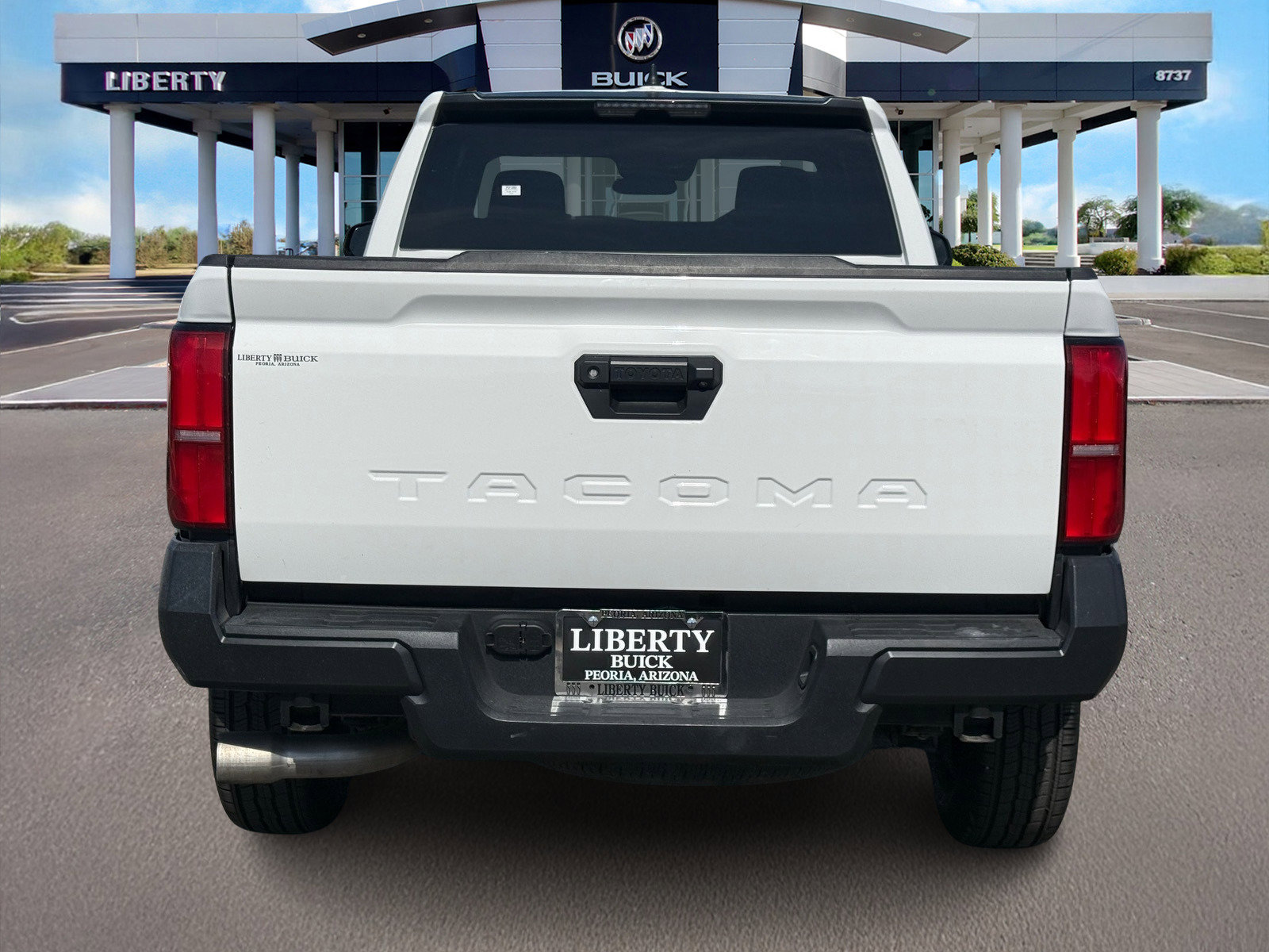 Used 2024 Toyota Tacoma SR image 4