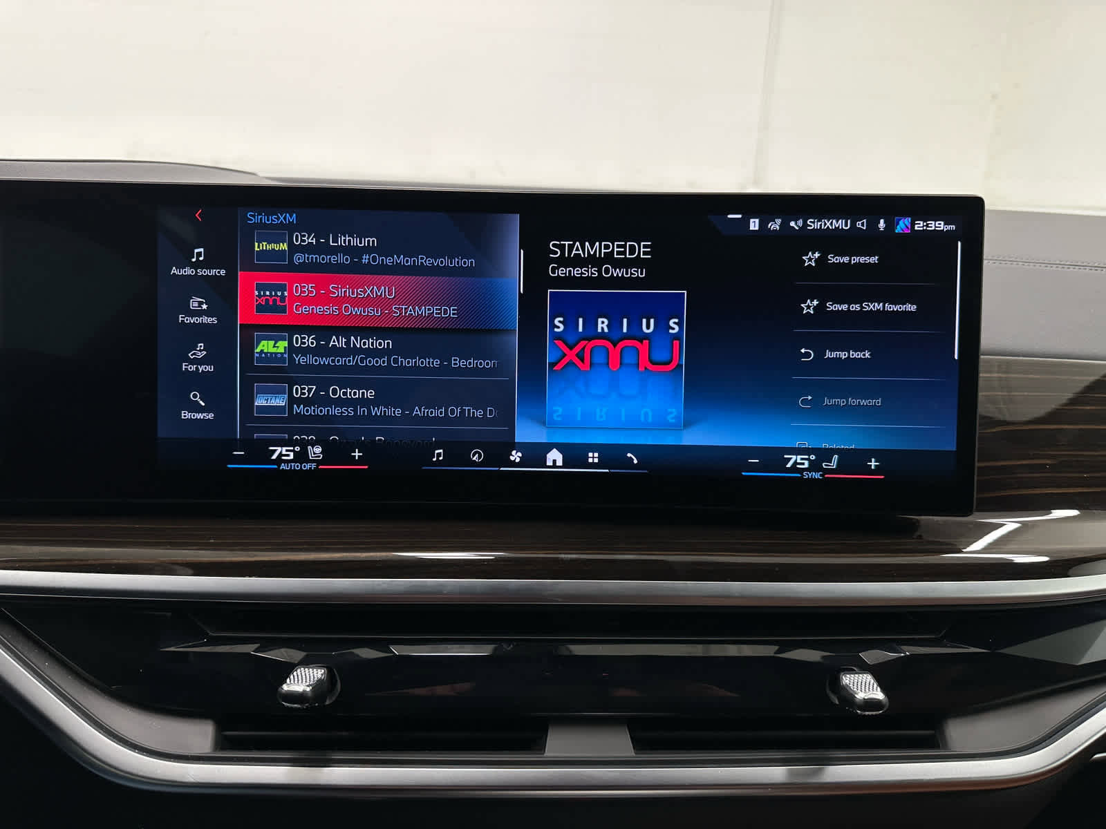Used 2026 BMW X7 M60i image 33