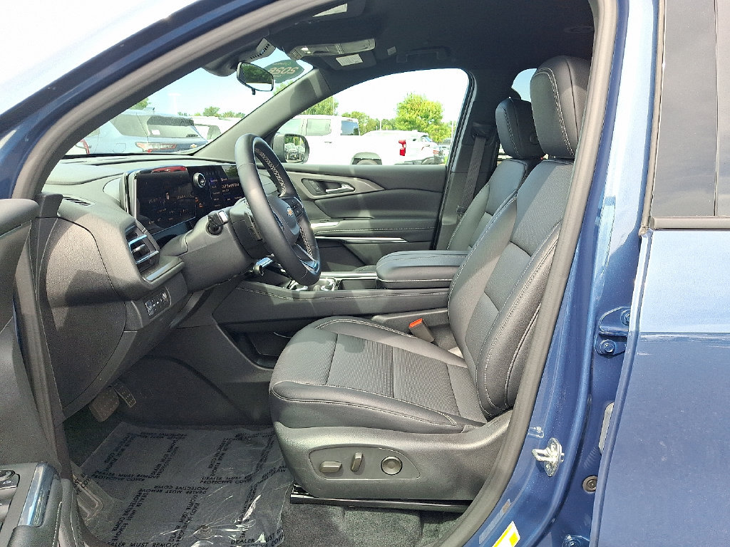 Certified 2026 Chevrolet Traverse LT AWD/4WD image 14
