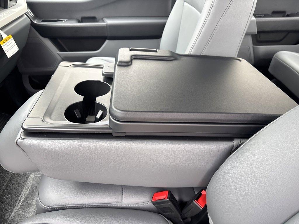 New 2026 Ford F250 XL w/ XL Chrome Package image 19