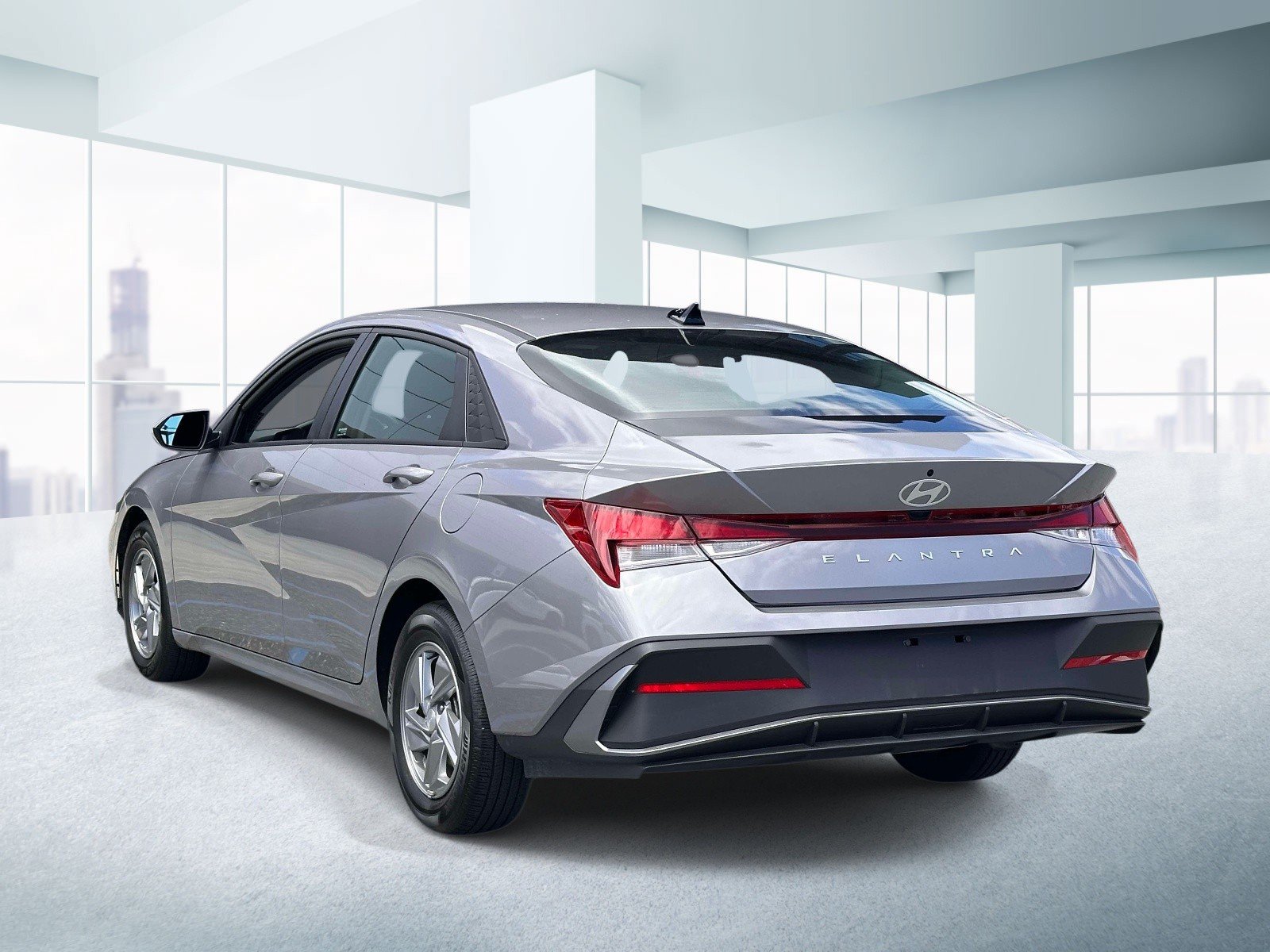 Used 2025 Hyundai Elantra SE FWD image 3