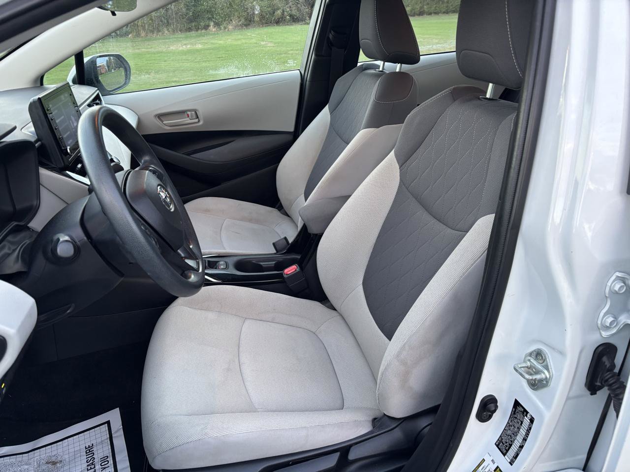 Used 2022 Toyota Corolla LE FWD image 10