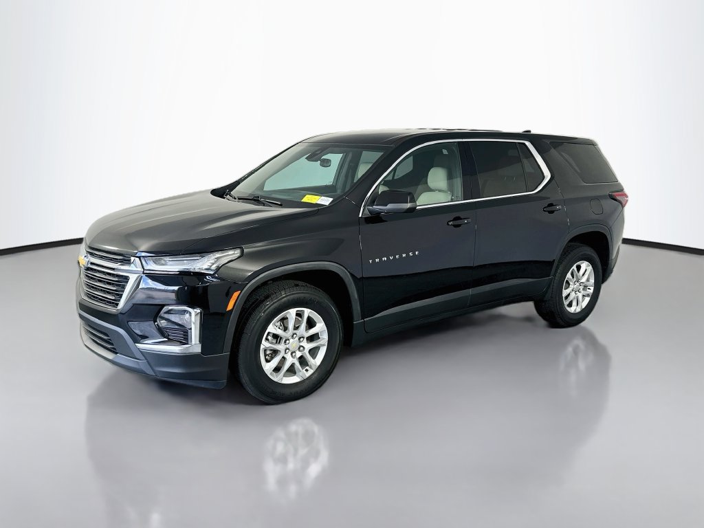 Used 2023 Chevrolet Traverse LS FWD image 3