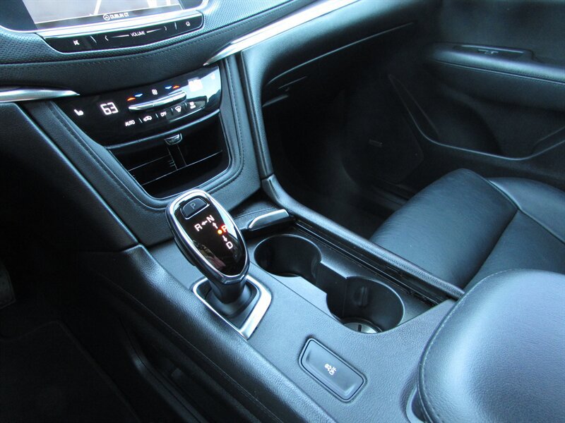 Used 2019 Cadillac XT5 Luxury FWD image 16