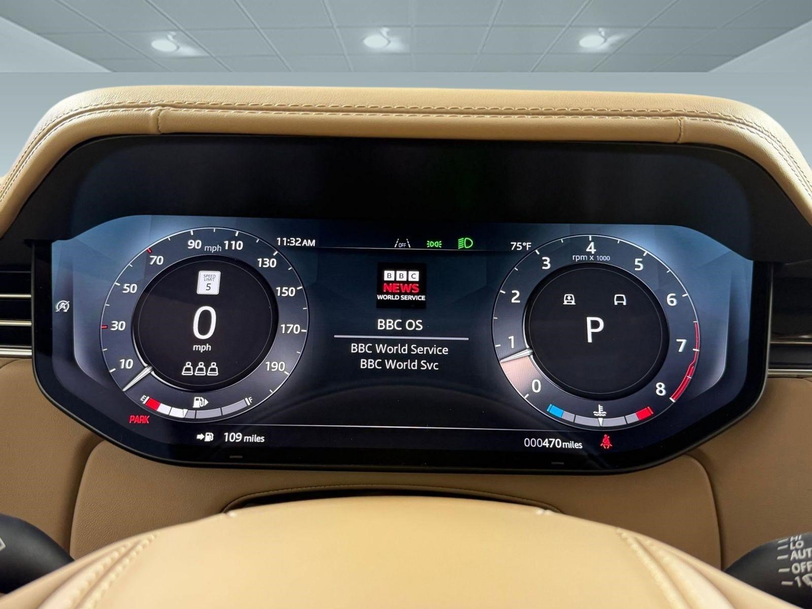 Used 2026 Land Rover Range Rover SV image 19