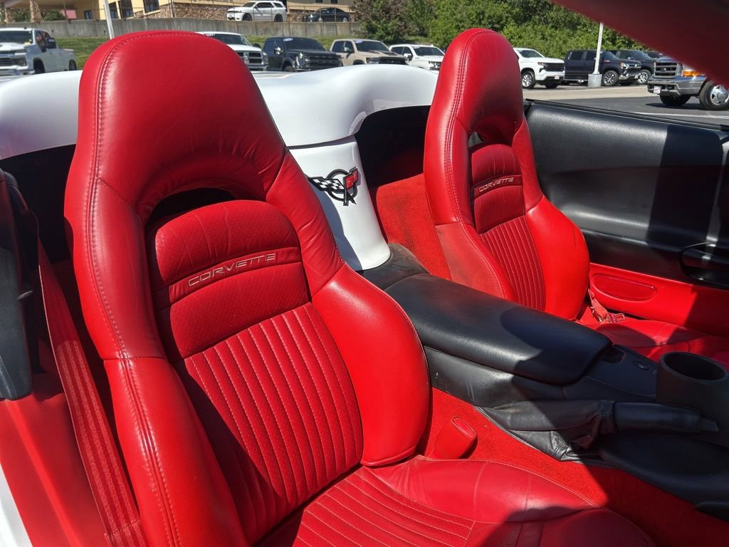 Used 2000 Chevrolet Corvette Convertible w/ Memory Pkg RWD image 26