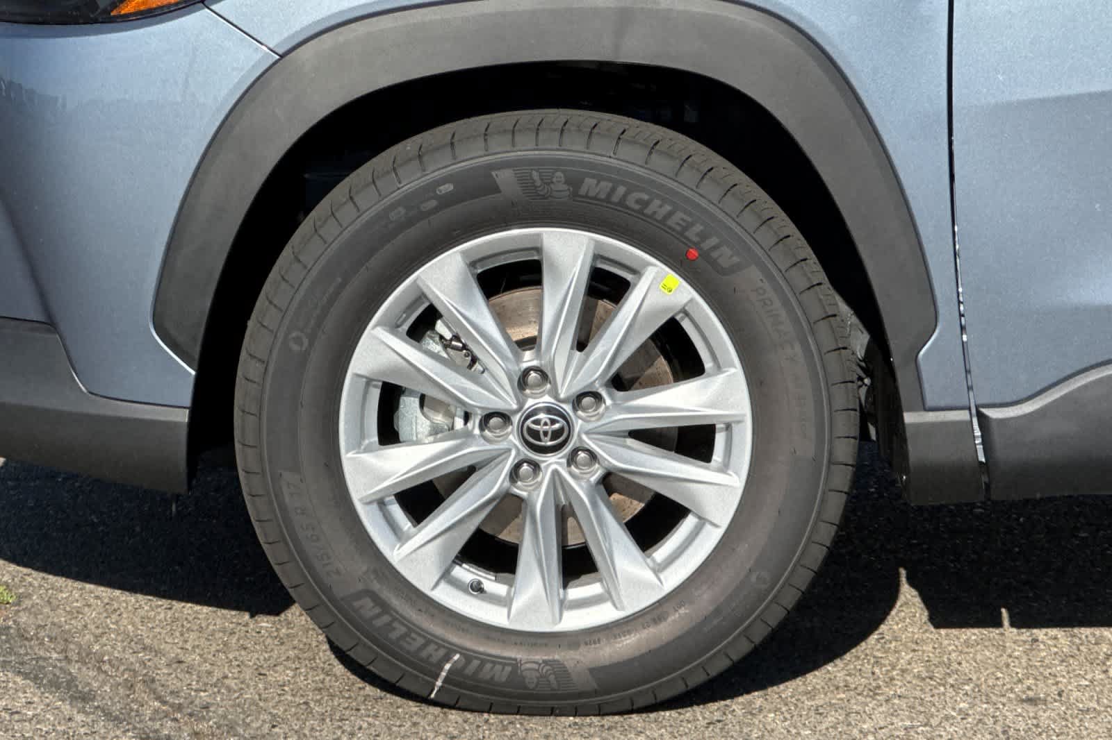 New 2026 Toyota Corolla Cross LE w/ Moonroof Package FWD image 28