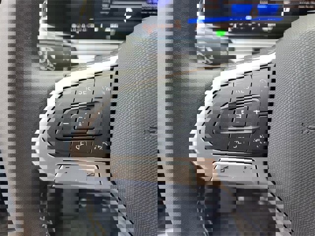 Certified 2025 Volkswagen Taos SE image 20