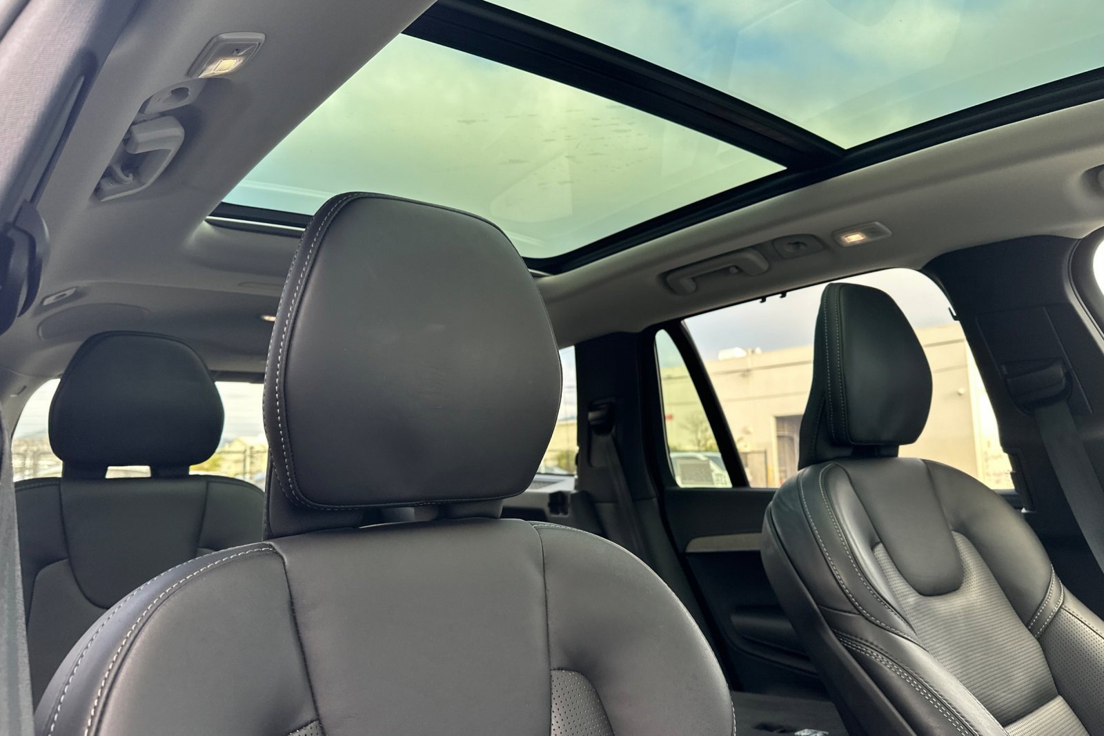 Certified 2025 Volvo XC90 B6 Ultra w/ Protection Package Premier image 21