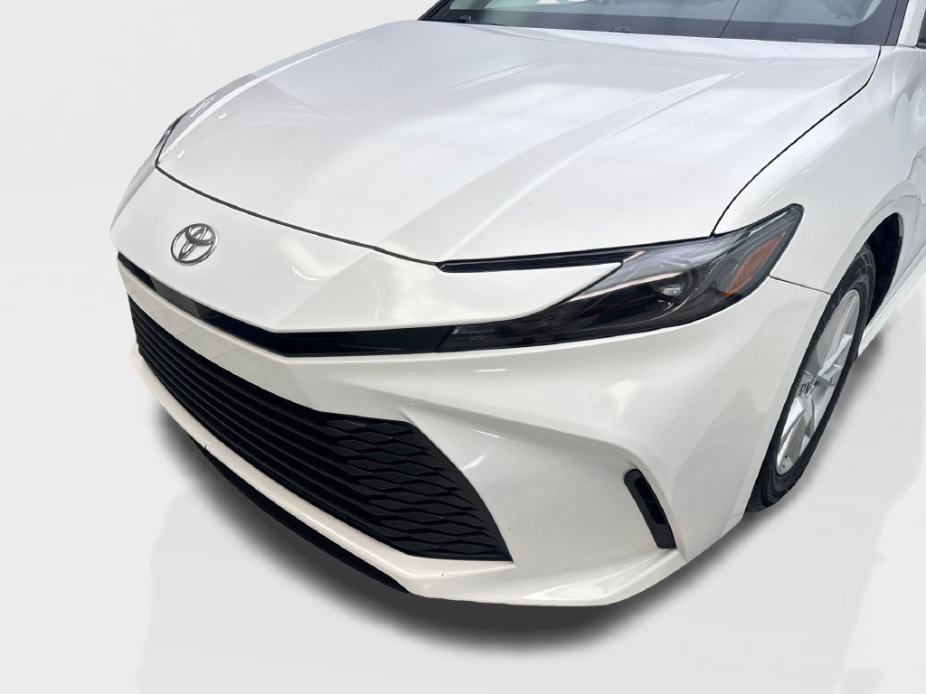 Used 2025 Toyota Camry LE FWD image 18