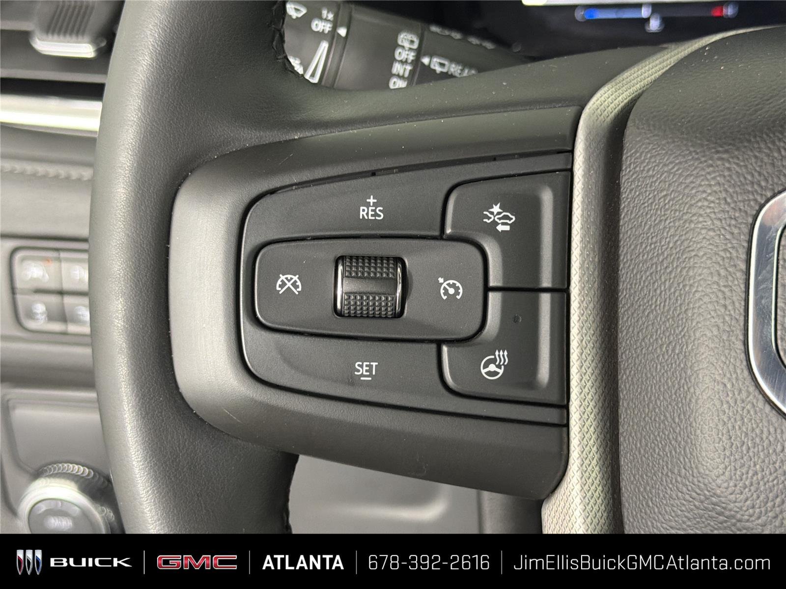 Used 2024 GMC Yukon XL Denali RWD image 26