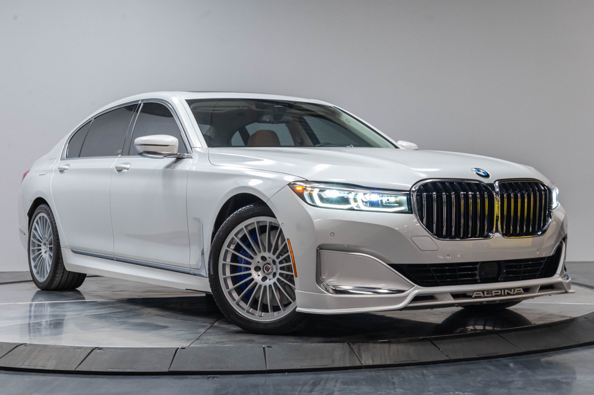 Used 2022 BMW ALPINA B7 xDrive AWD/4WD image 45