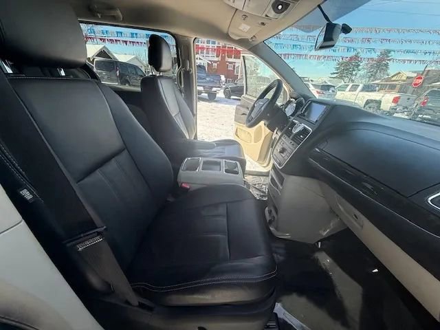 Used 2012 Chrysler Town & Country Touring w/ Entertainment Group #1 image 18