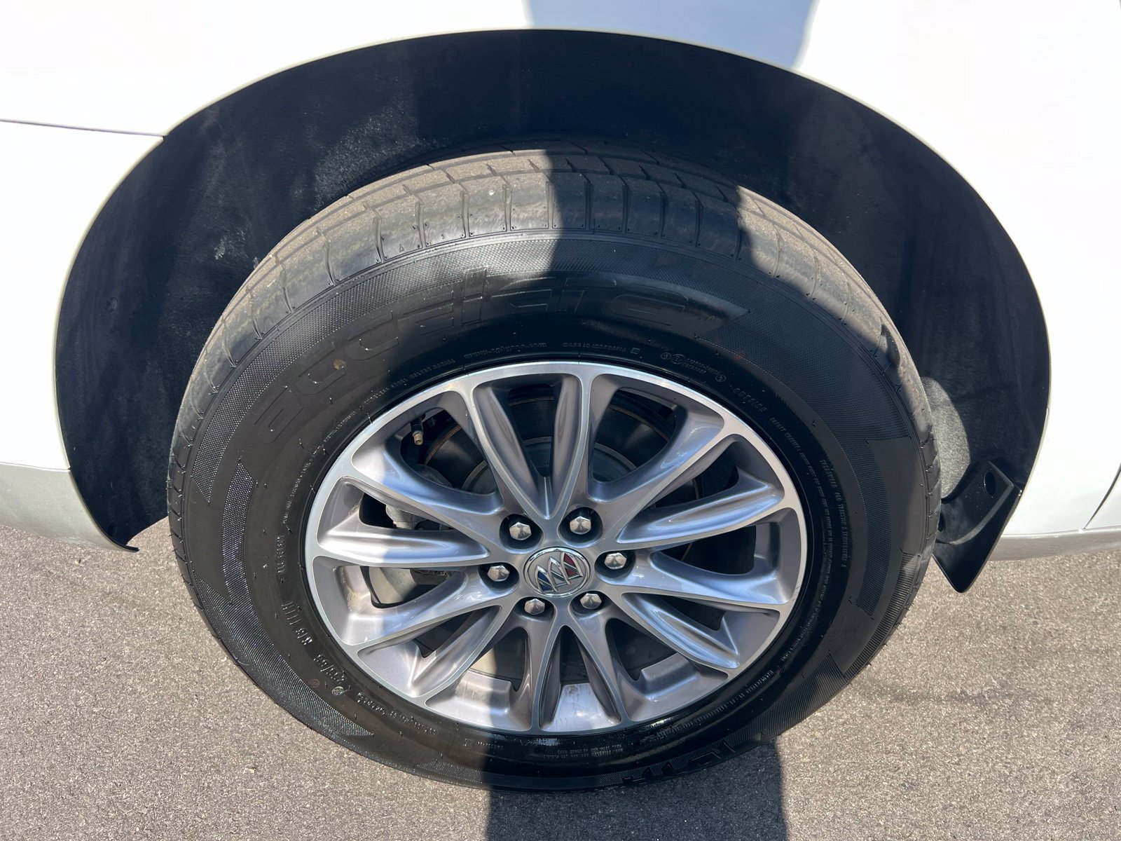 Used 2023 Buick Enclave Essence FWD image 11