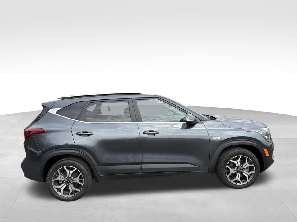 Certified 2023 Kia Seltos EX image 10