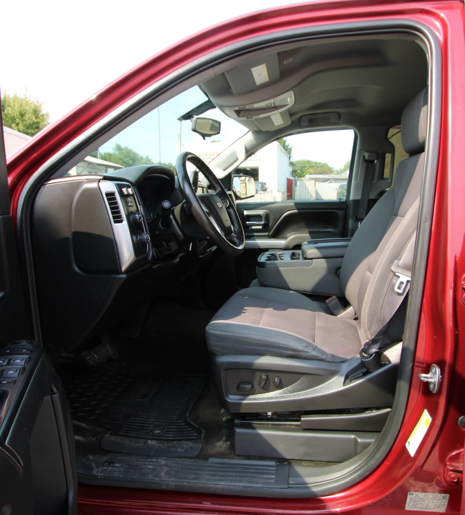 Used 2017 Chevrolet Silverado 1500 LT w/ All Star Edition AWD/4WD image 9