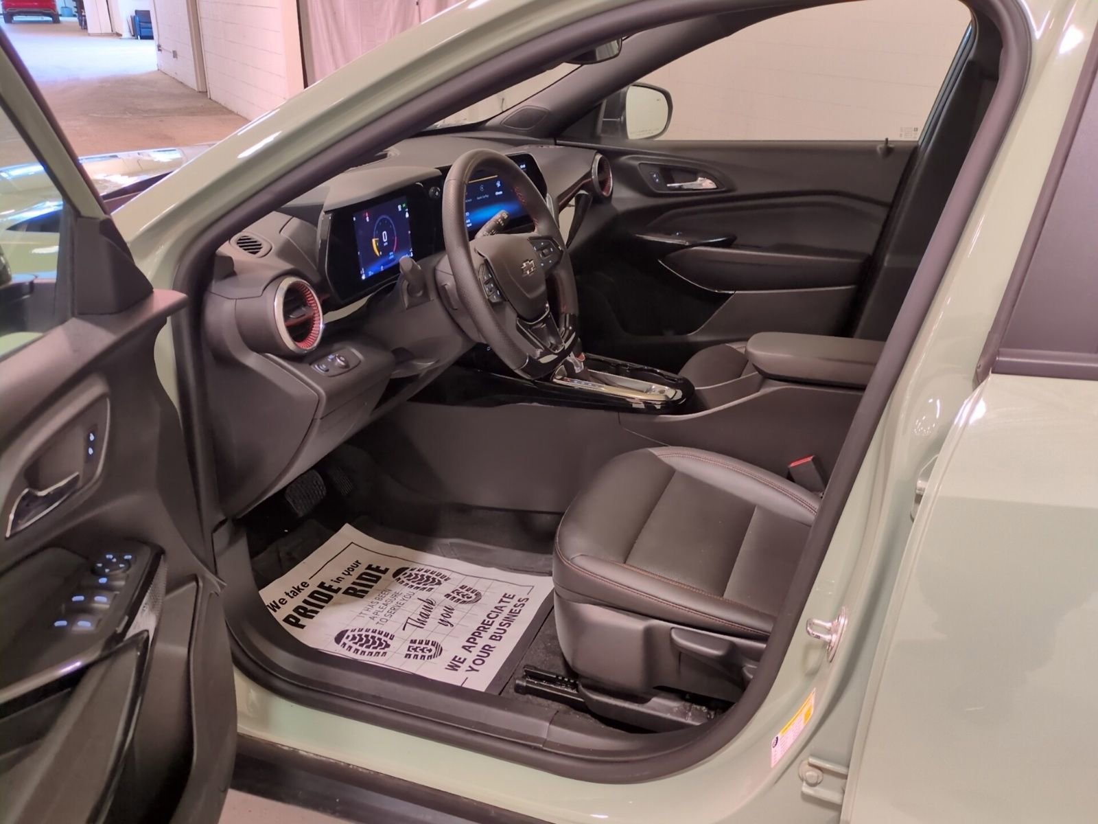 Used 2024 Chevrolet Trax RS w/ Driver Confidence Package image 16