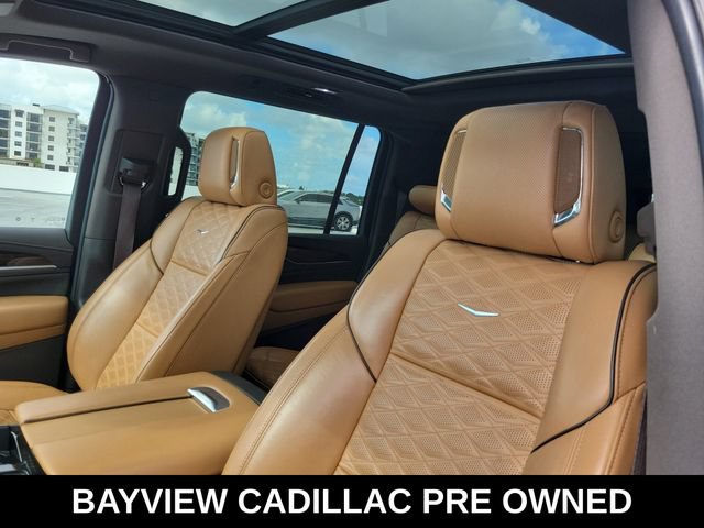 Used 2022 Cadillac Escalade ESV Premium Luxury AWD/4WD image 18
