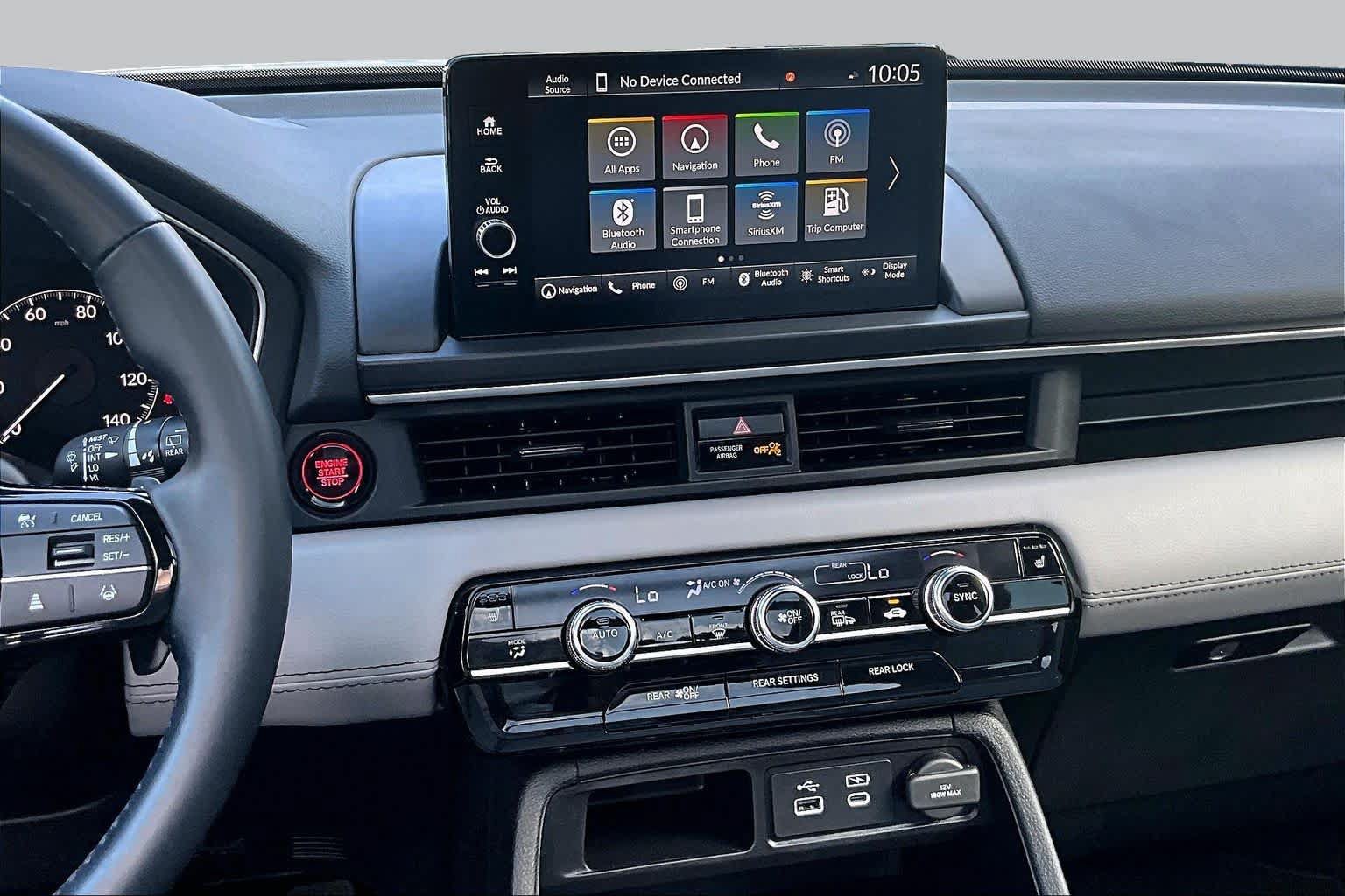 Used 2025 Honda Pilot Touring image 7