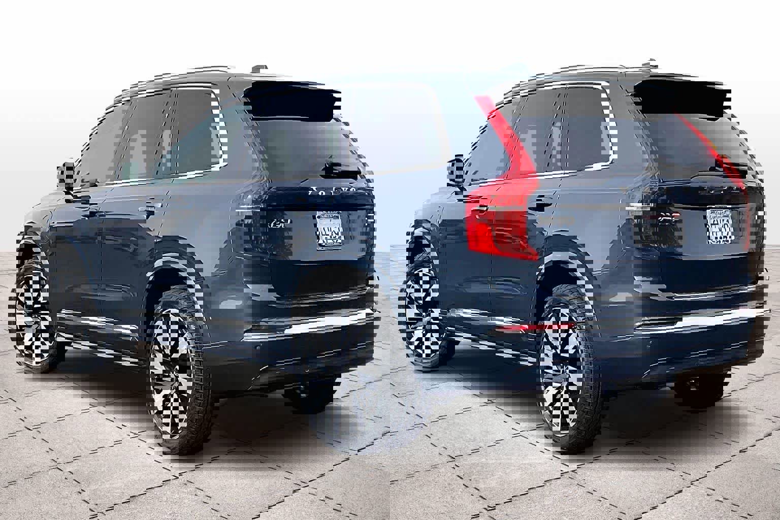 Used 2023 Volvo XC90 T8 Ultimate w/ Protection Package Premier image 15