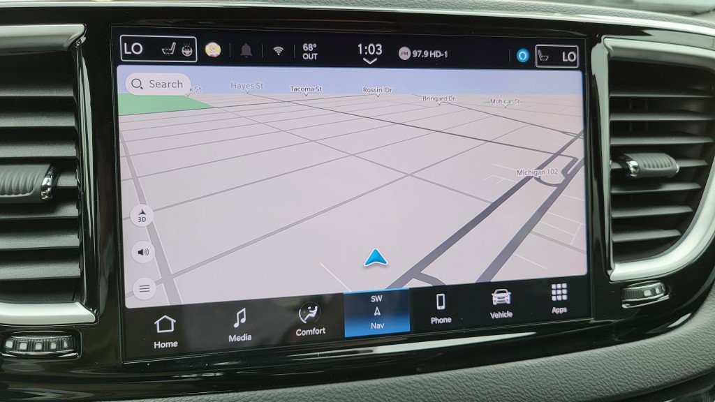 Used 2024 Chrysler Pacifica Limited w/ Uconnect Theater Family Group image 33