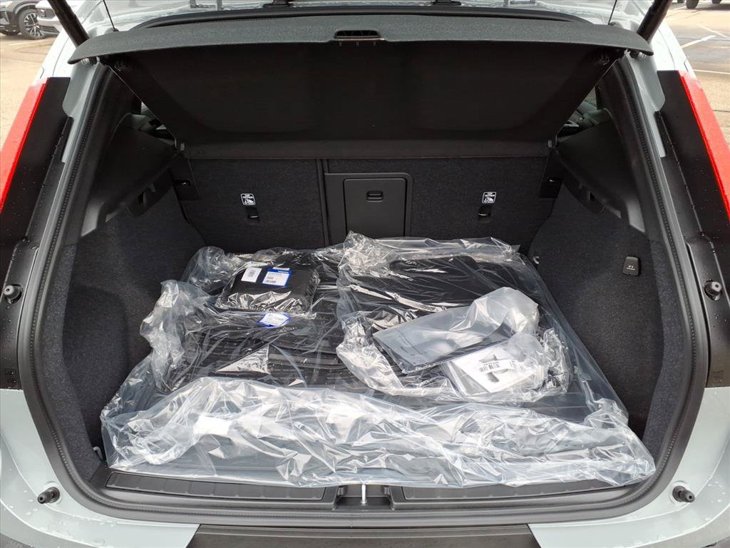 New 2026 Volvo XC40 B5 Ultra w/ Protection Package Premier AWD/4WD image 7