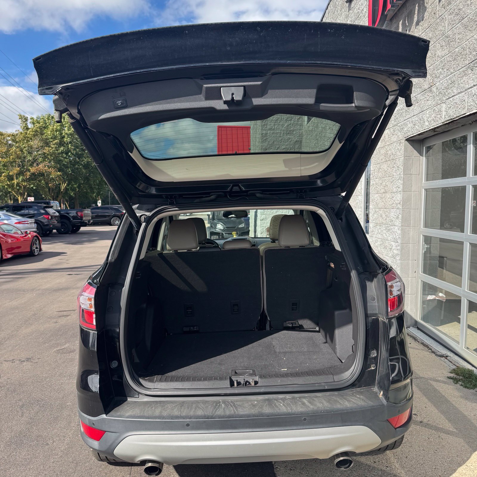 Used 2018 Ford Escape SEL w/ Ford Safe & Smart Package FWD image 15