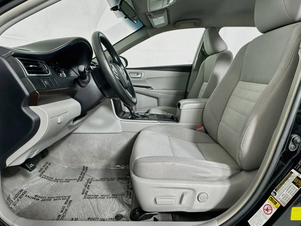 Used 2015 Toyota Camry LE FWD image 9