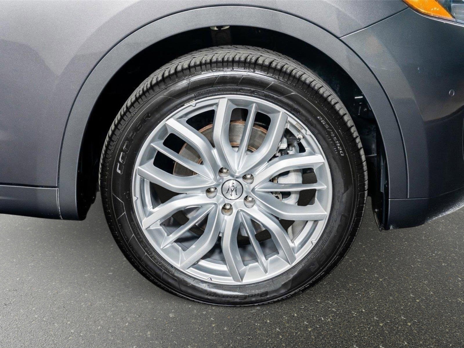 Used 2022 Maserati Levante GT AWD/4WD image 6