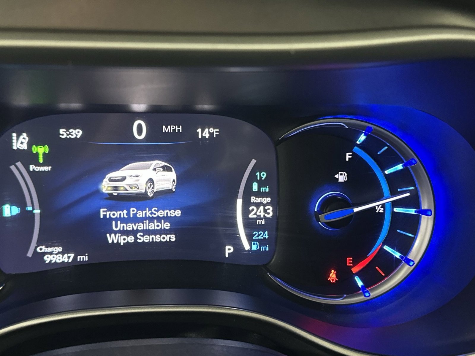 Used 2022 Chrysler Pacifica Touring-L w/ Uconnect Theater Family Group image 22