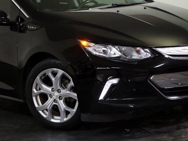 Used 2018 Chevrolet Volt Premier w/ Driver Confidence Package image 8