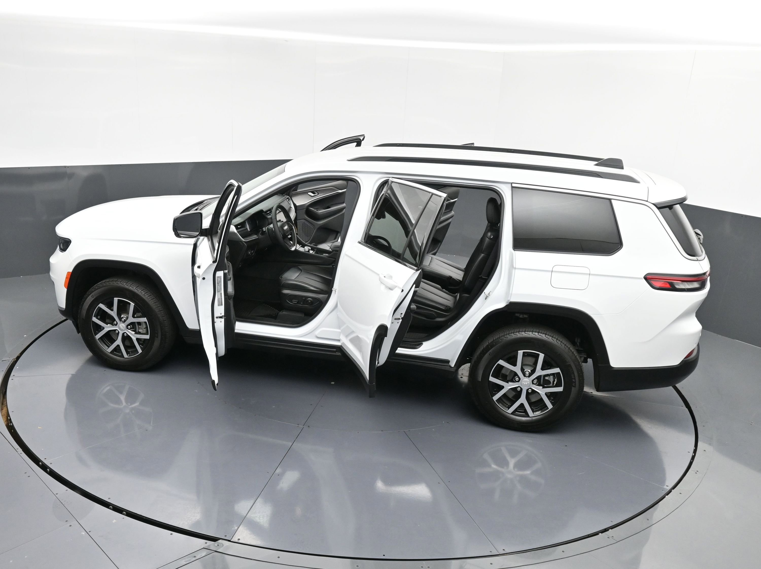 Used 2025 Jeep Grand Cherokee L Limited image 42