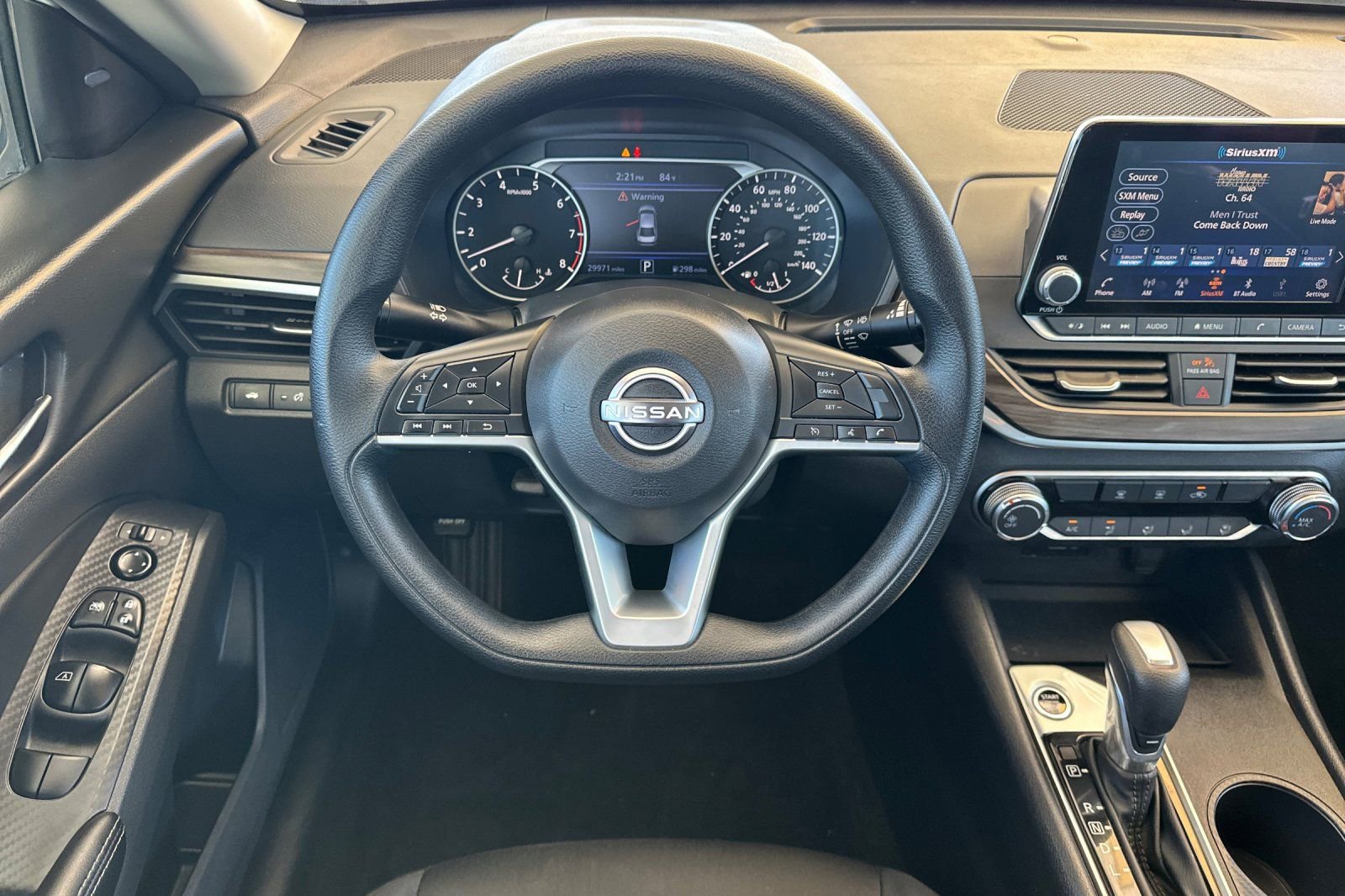 Used 2025 Nissan Altima 2.5 SV FWD image 14