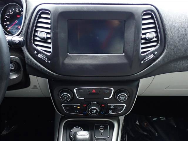 Used 2019 Jeep Compass Latitude AWD/4WD image 15