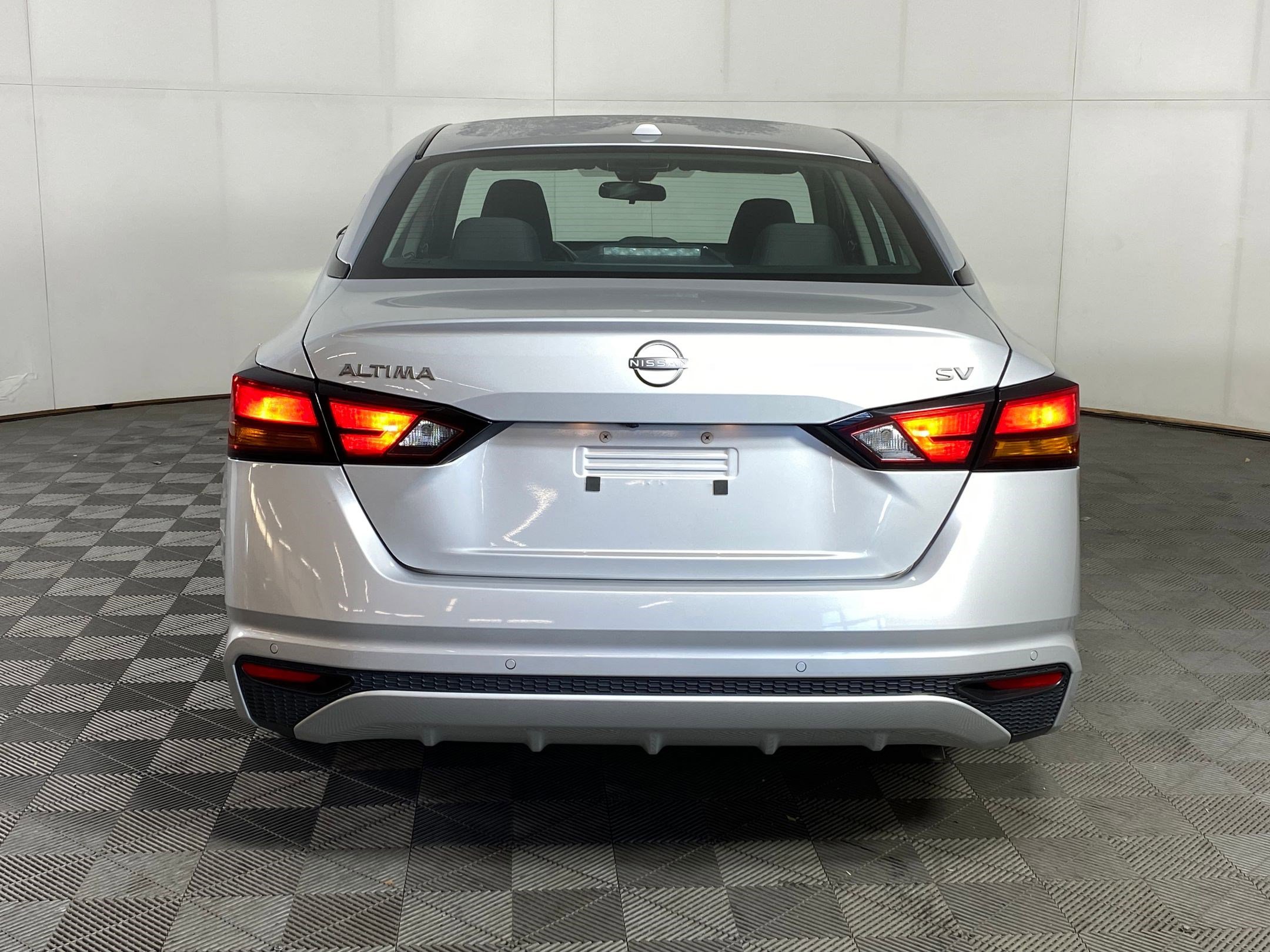 Used 2024 Nissan Altima 2.5 SV image 9