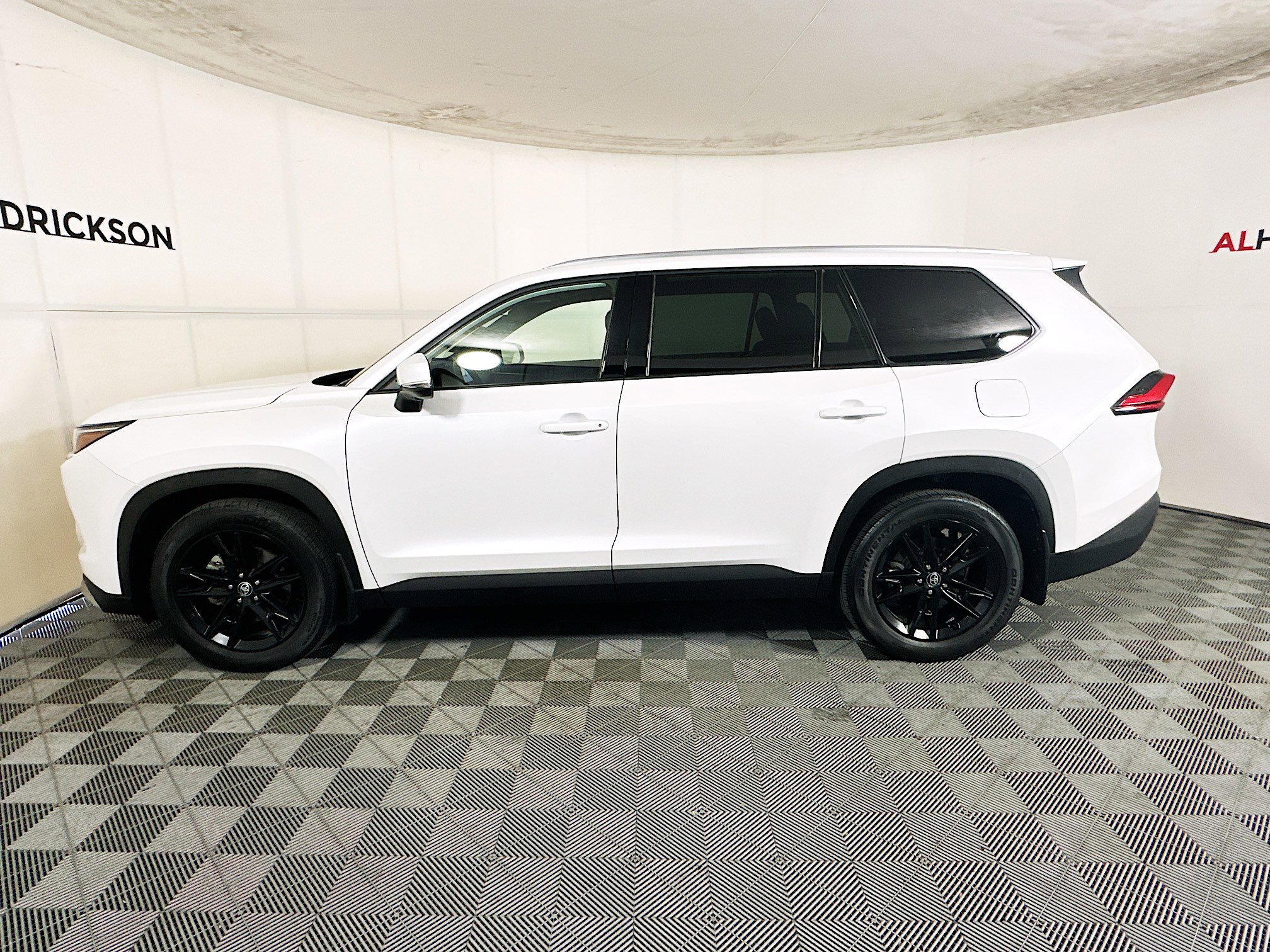 Used 2024 Toyota Grand Highlander AWD Hybrid image 6