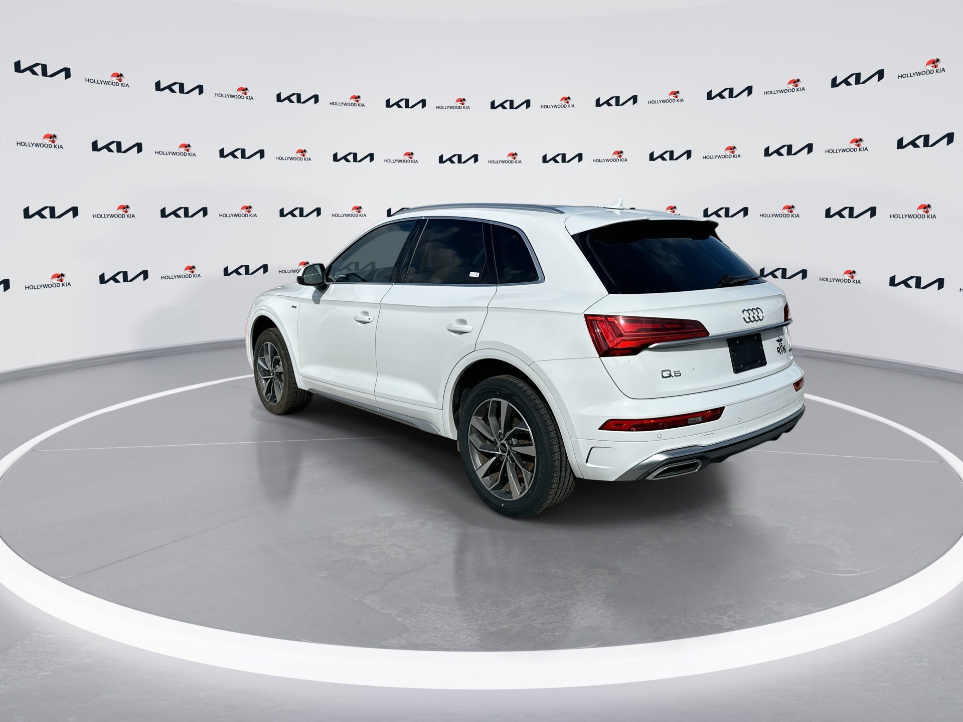 Used 2023 Audi Q5 2.0T Premium w/ Convenience Package AWD/4WD image 6
