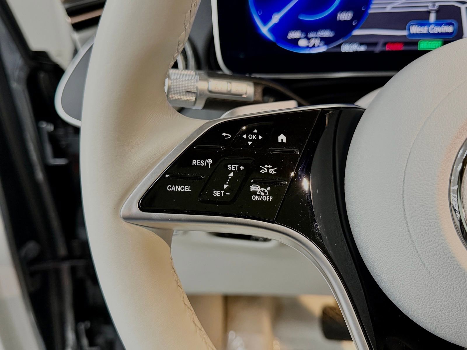 Certified 2023 Mercedes-Benz EQS 450+ 4MATIC SUV w/ Exclusive Trim Package image 29