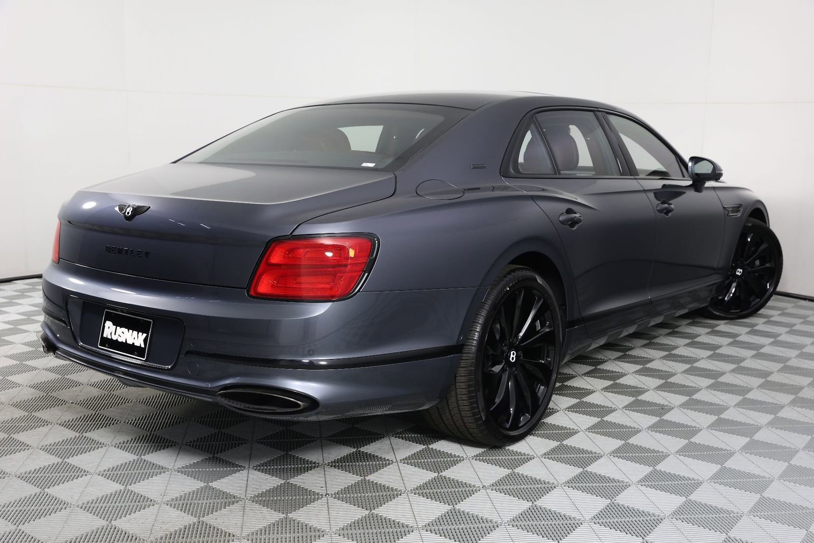 New 2025 Bentley Flying Spur Plug-In Hybrid AWD/4WD image 9
