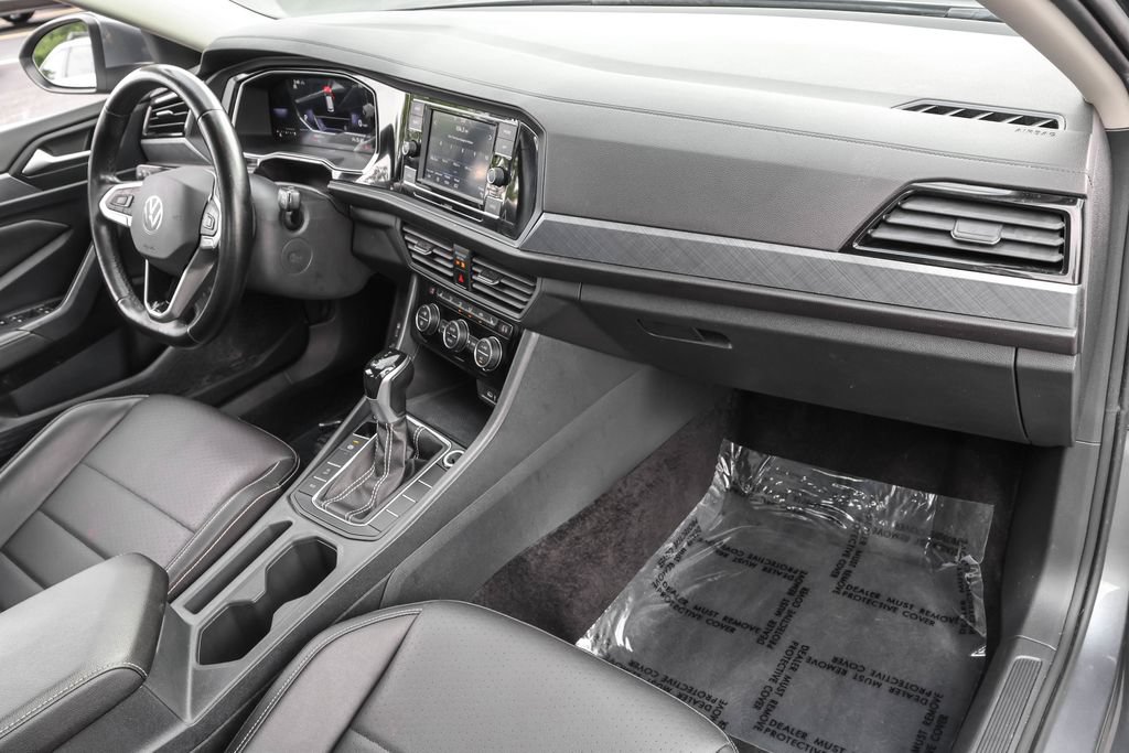 Certified 2023 Volkswagen Jetta SE FWD image 31