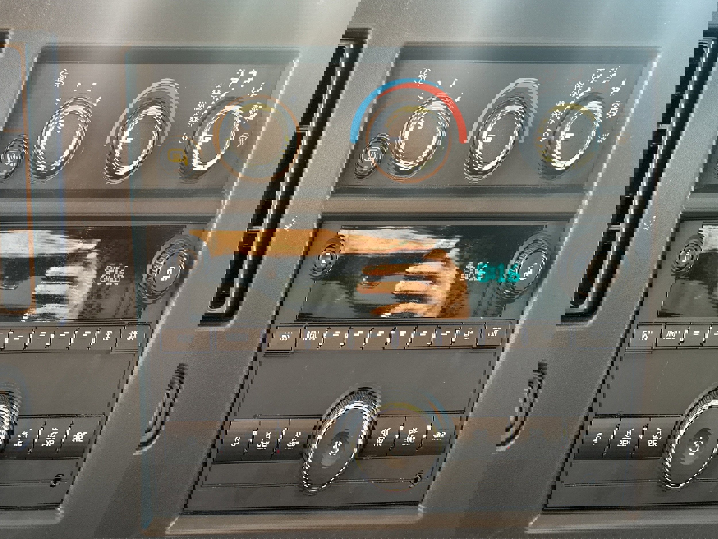 Used 2024 Chevrolet Express 2500 w/ Driver Convenience Package image 22