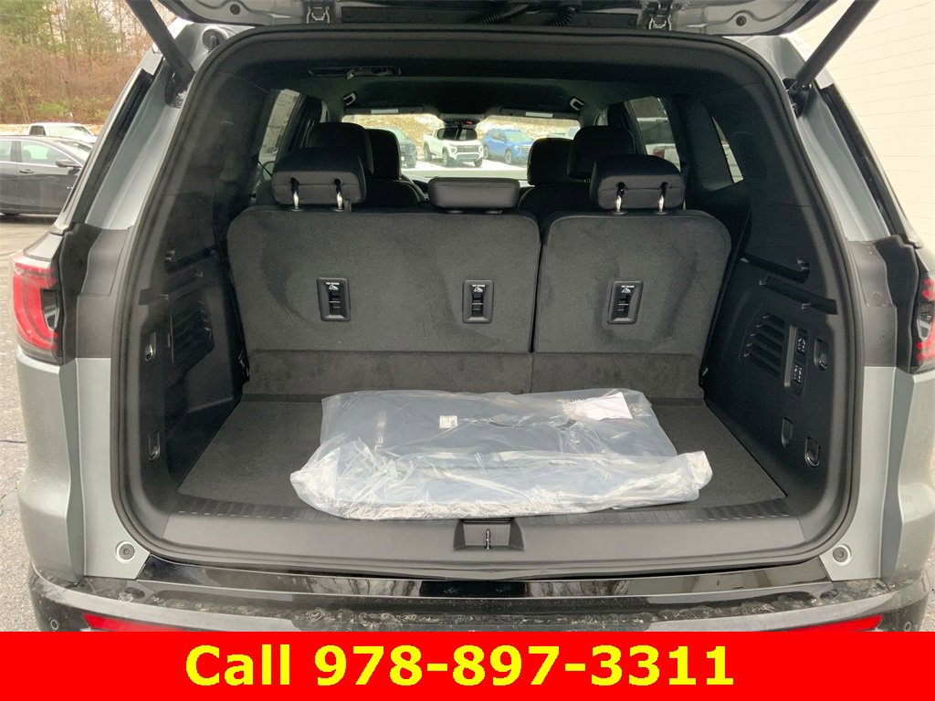 New 2025 GMC Acadia Denali w/ LPO, Floor Liner Package image 25