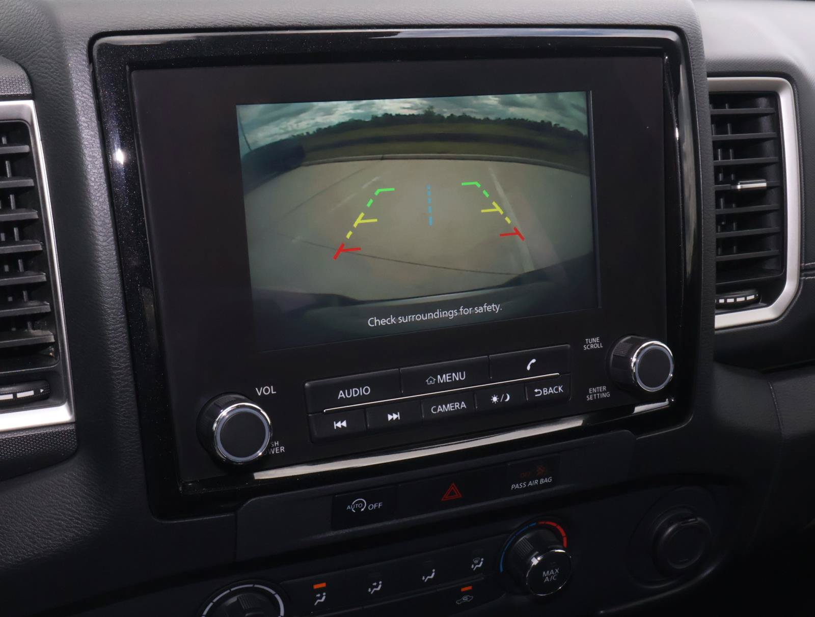 Used 2024 Nissan Frontier SV w/ Technology Package RWD image 24