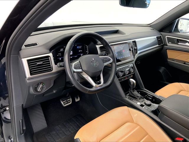Certified 2023 Volkswagen Atlas Cross Sport SEL Premium R-Line image 4