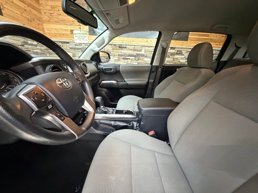 Used 2017 Toyota Tacoma SR5 w/ Tow Package AWD/4WD image 11