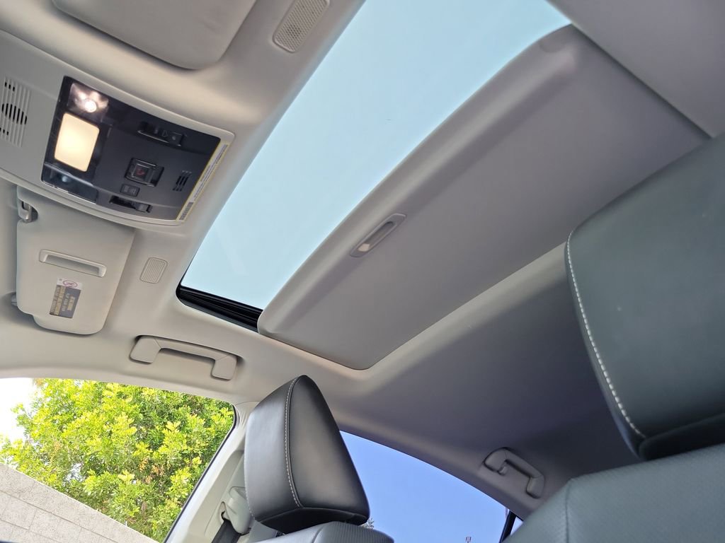 Used 2020 Lexus ES 300h w/ Accessory Package 2 FWD image 21
