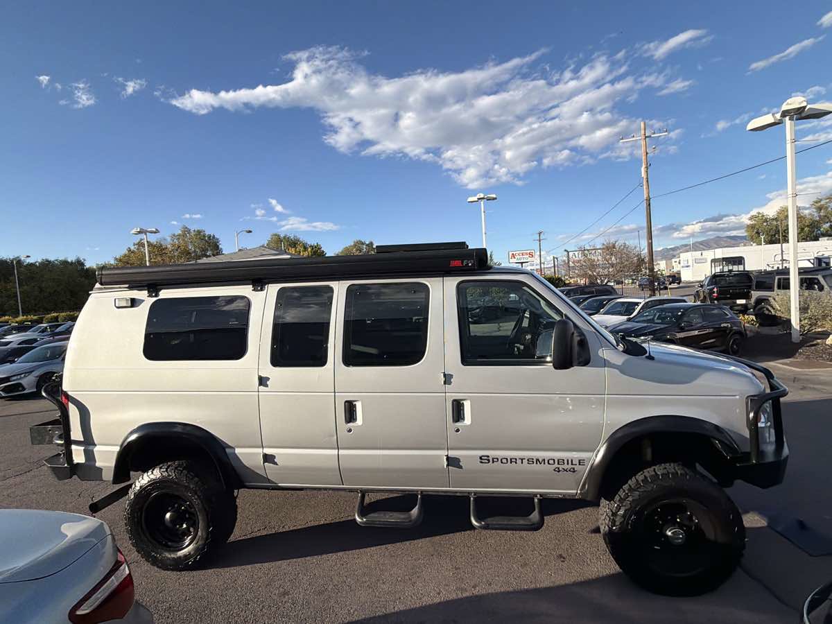 Used 2010 Ford E-350 and Econoline 350 Super Duty image 7