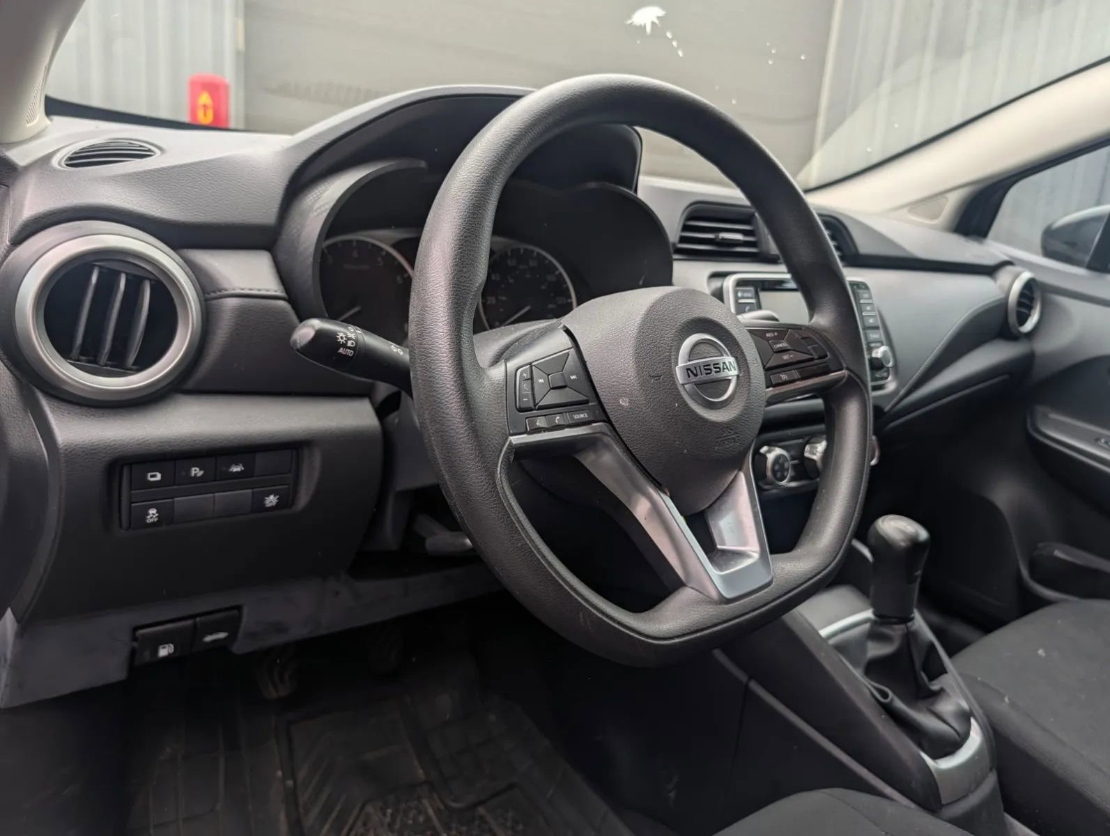 Used 2022 Nissan Versa S FWD image 7