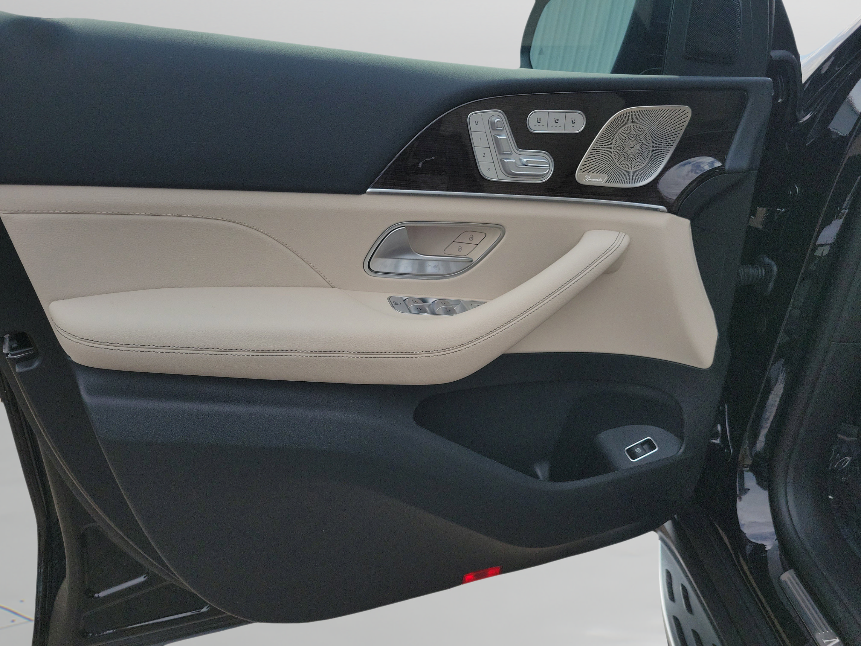 New 2026 Mercedes-Benz GLS 450 4MATIC image 17